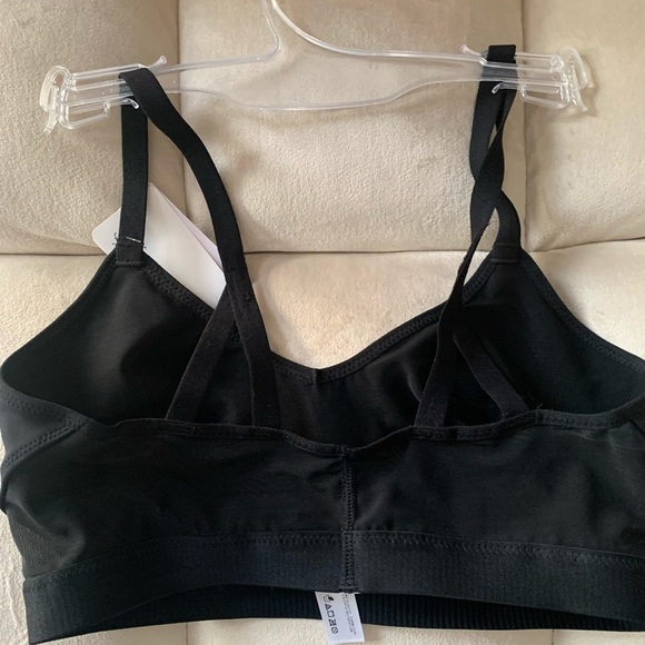 B.Tempt’dSport bra top black size small in stores now - Picture 5 of 5